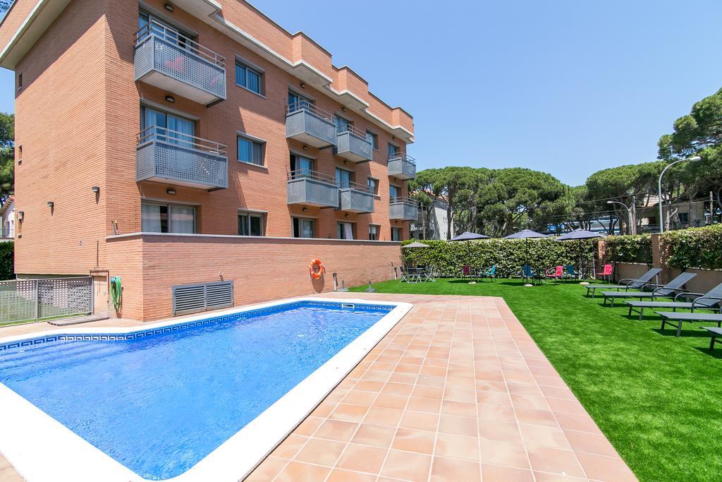 Aparthotel Bardon Castelldefels Extérieur photo