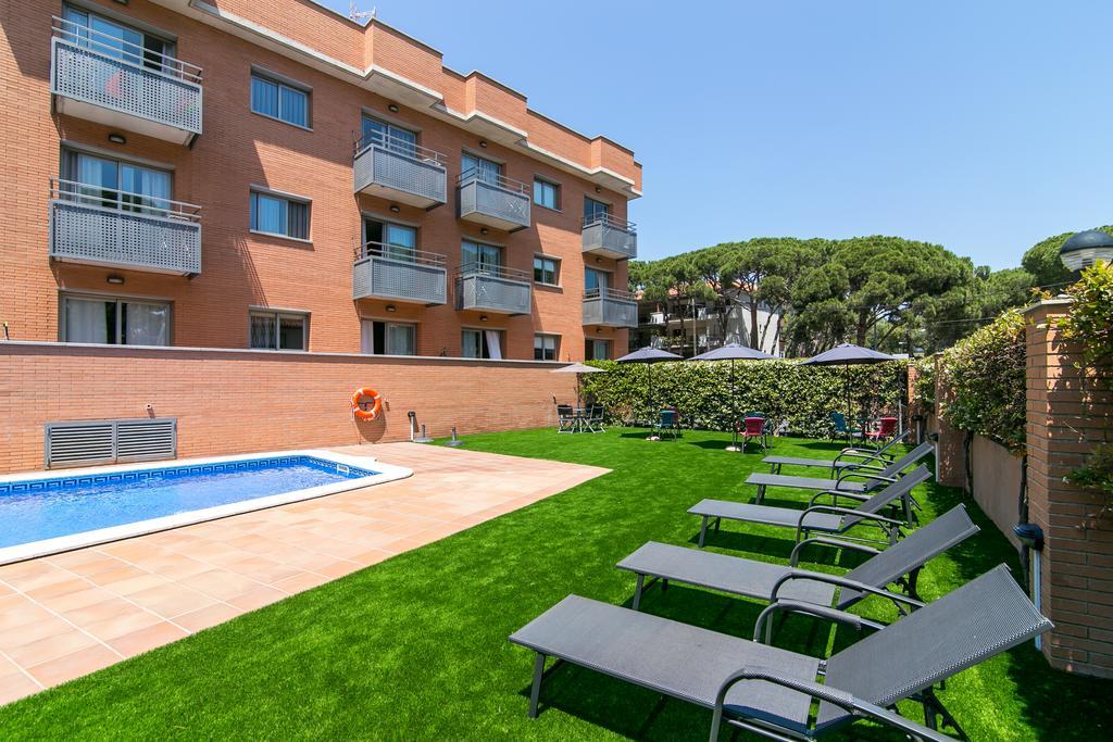 Aparthotel Bardon Castelldefels Extérieur photo