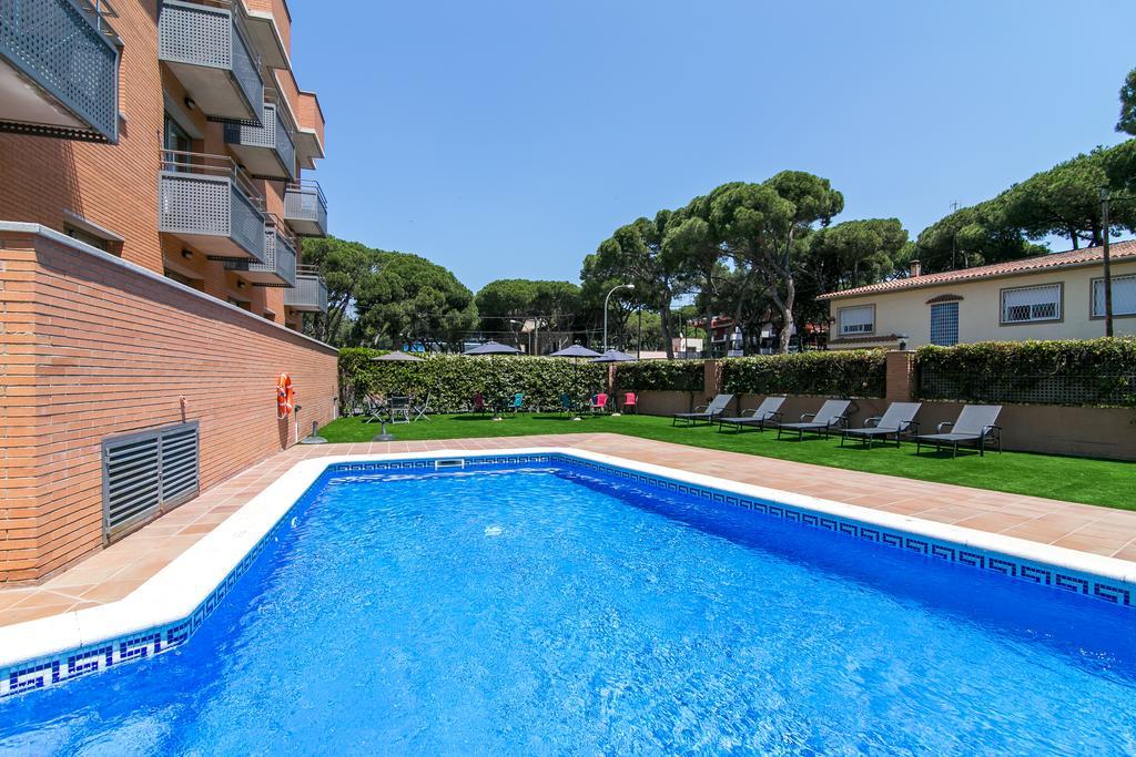 Aparthotel Bardon Castelldefels Extérieur photo