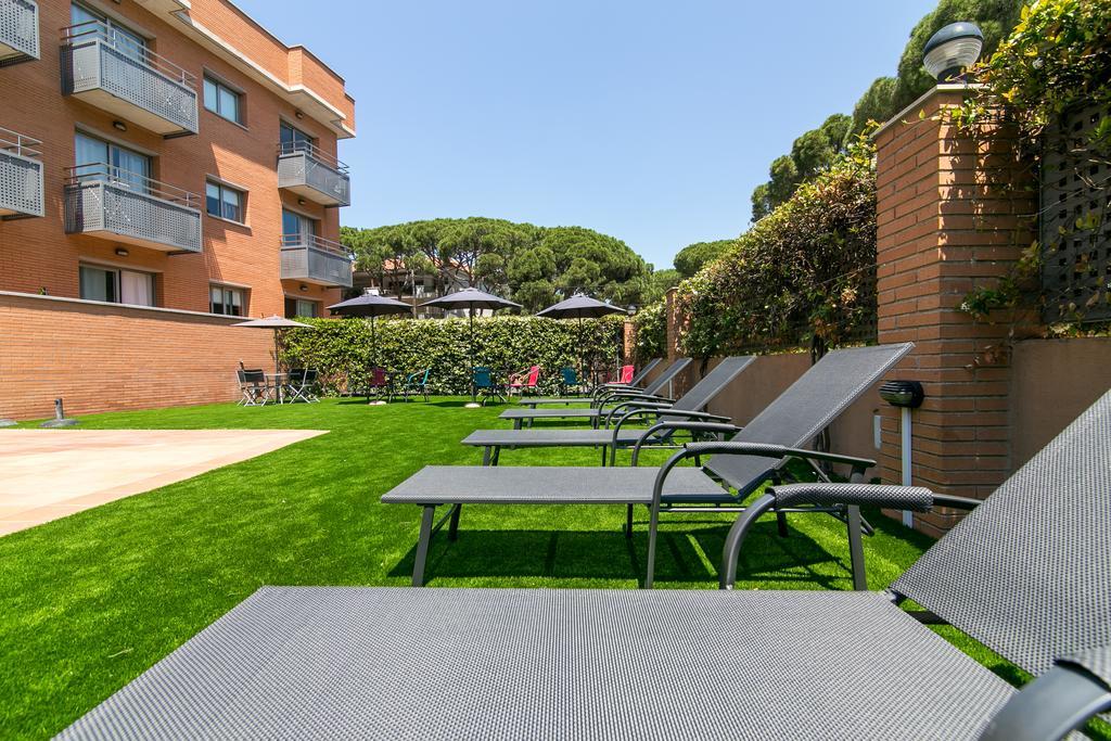Aparthotel Bardon Castelldefels Extérieur photo