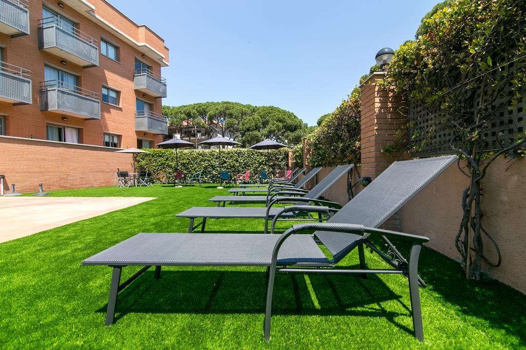 Aparthotel Bardon Castelldefels Extérieur photo