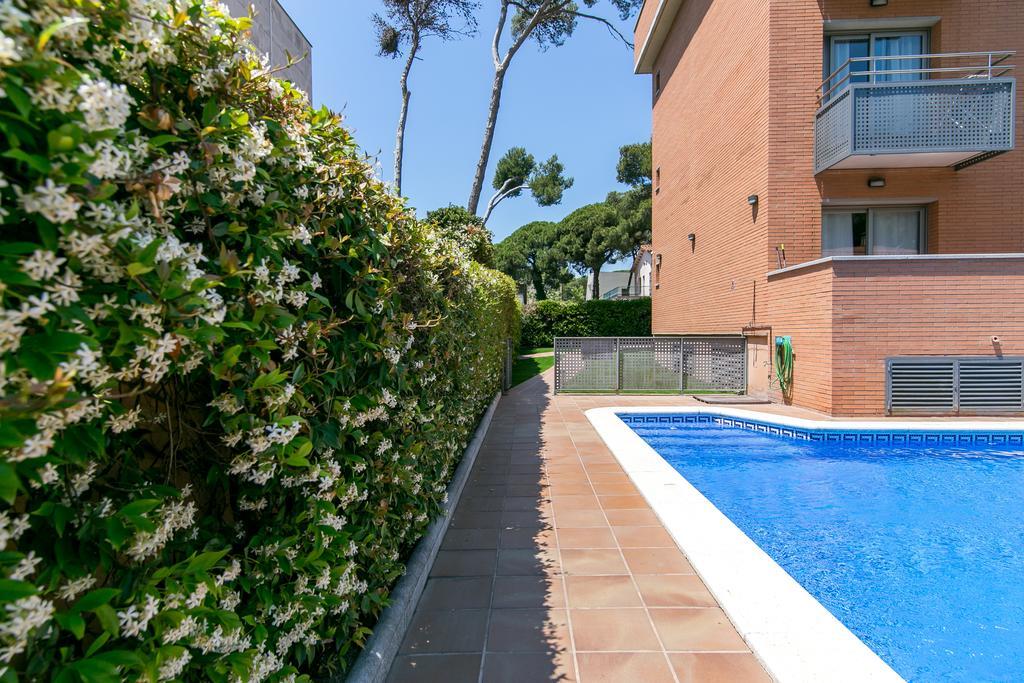 Aparthotel Bardon Castelldefels Extérieur photo